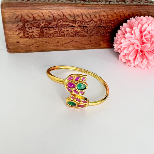 Lotus Design Ruby Pink & Green Kemp Stone-Open Type Bracelet