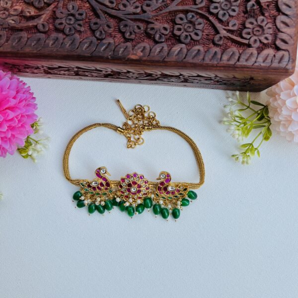 Floral and Peacock Kemp Stone Choker without Earring