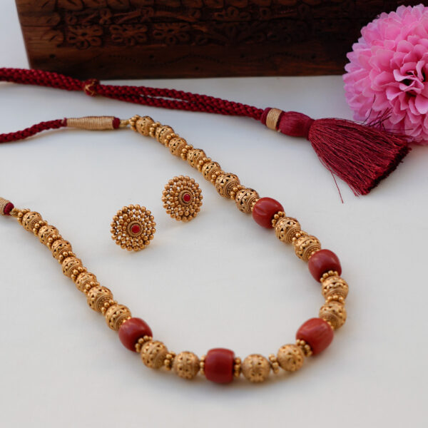 Coral Bead Antique Necklace with Earrings - Image 3