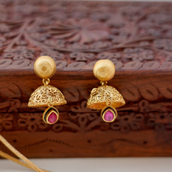 Antique Gold Finish  Kundan Neckset - Image 3