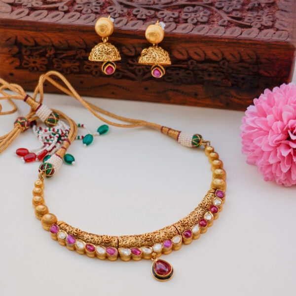 Antique Gold Finish  Kundan Neckset