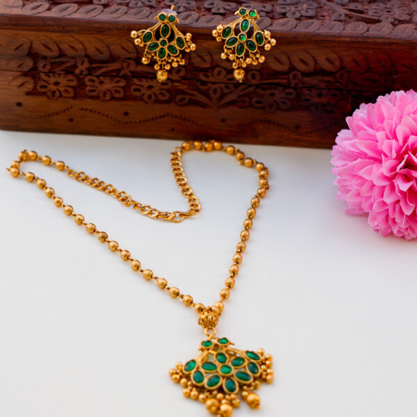 Gold Bead Chain with Double Peacock Kundan Stones Pendant