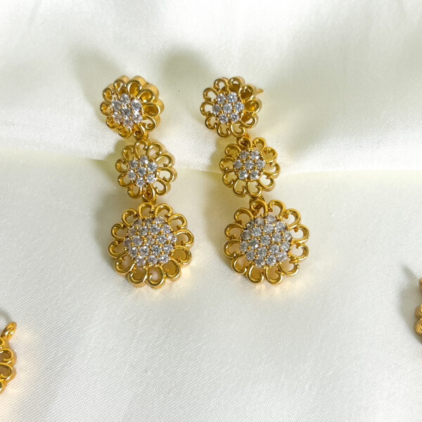 Antique Flower AD Stones Neckset - Image 9