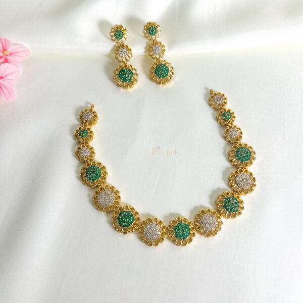 Antique Flower AD Stones Neckset - Image 4