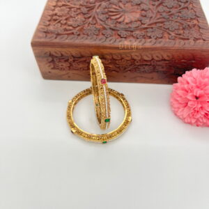 Premium Brass Plated Kundan Stones Beaded Bangles